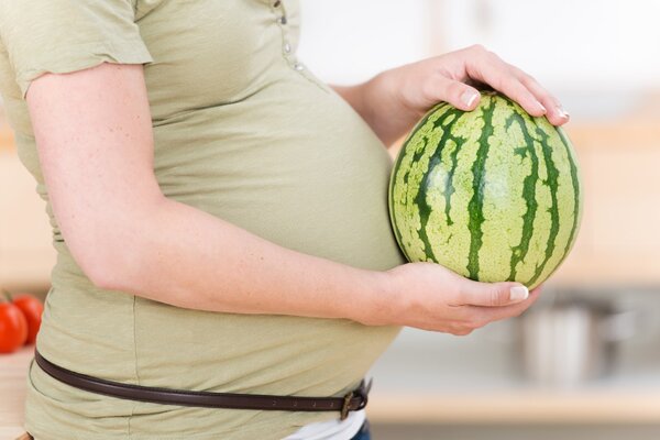 菏泽a卵b怀费用-怀孕期间吃西瓜更好的原因是吃西瓜健康
